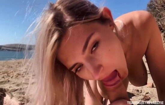 TeamSkeetXEvaElfie – Eva Elfie – I Suck Cock While Sightseeing